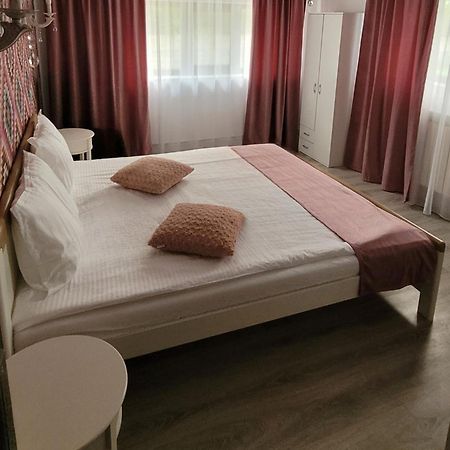 Готель Casa Domneasca Giurgiu Екстер'єр фото