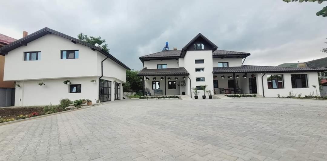 Готель Casa Domneasca Giurgiu Екстер'єр фото
